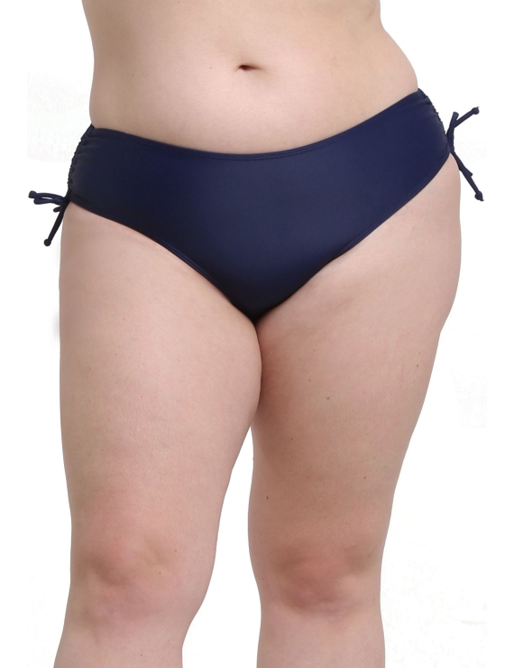 foto modelo de calzon de bikini drapeado en los laterales y ajustable