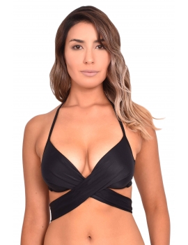 Modelo luciendo bikini estilo sostén cruzado color negro